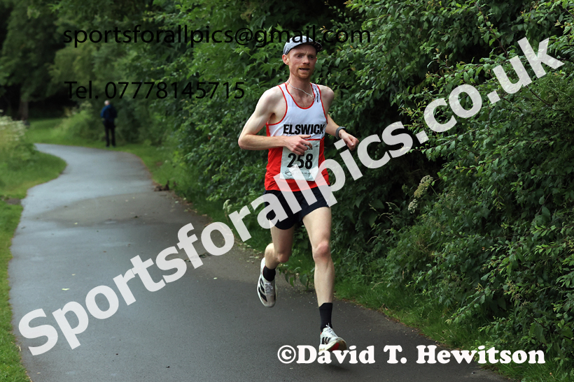 The 2026 Tynedale Pie and Peas 10k, Ovington to Low Prudhoe, Northumberland. Photo: David T. Hewitson/Sports for All Pics